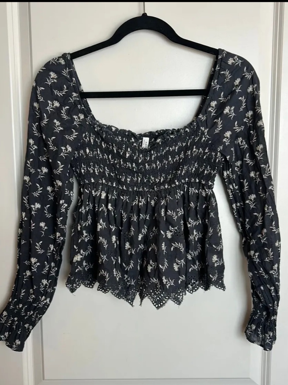 American Eagle Outfitters Black Floral Smocked Peplum Top